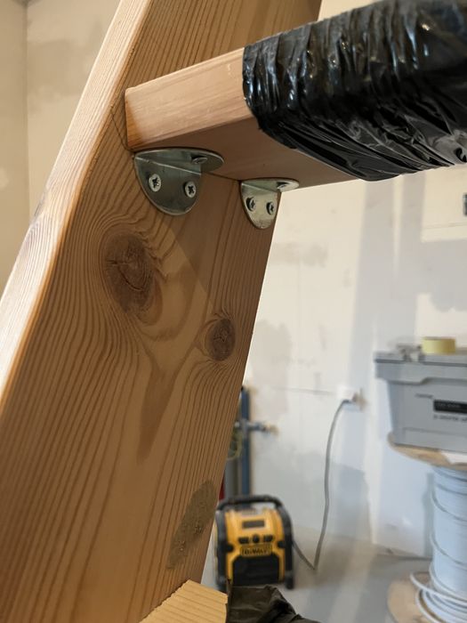 Solidne schody budowlane