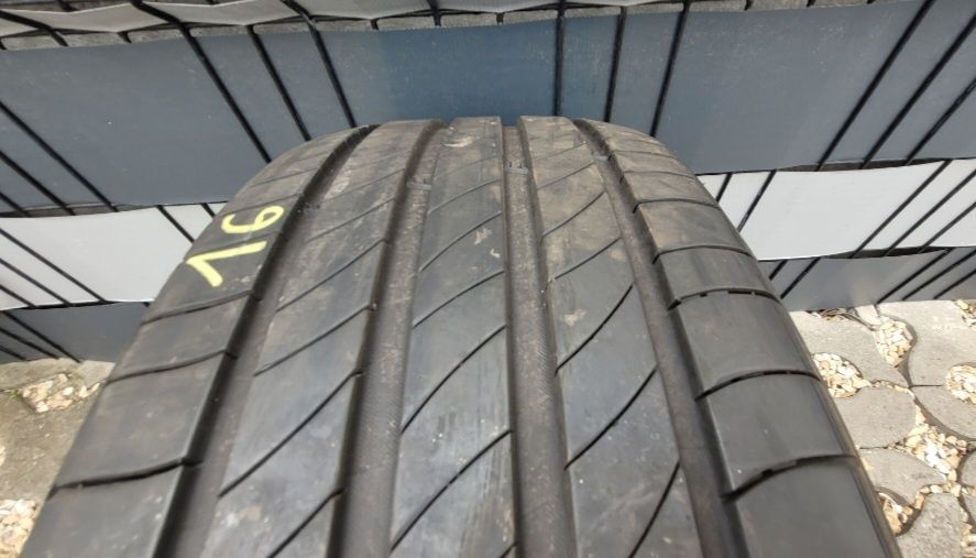 Opona Michelin Primacy 4 235/45R19 1szt  2021r