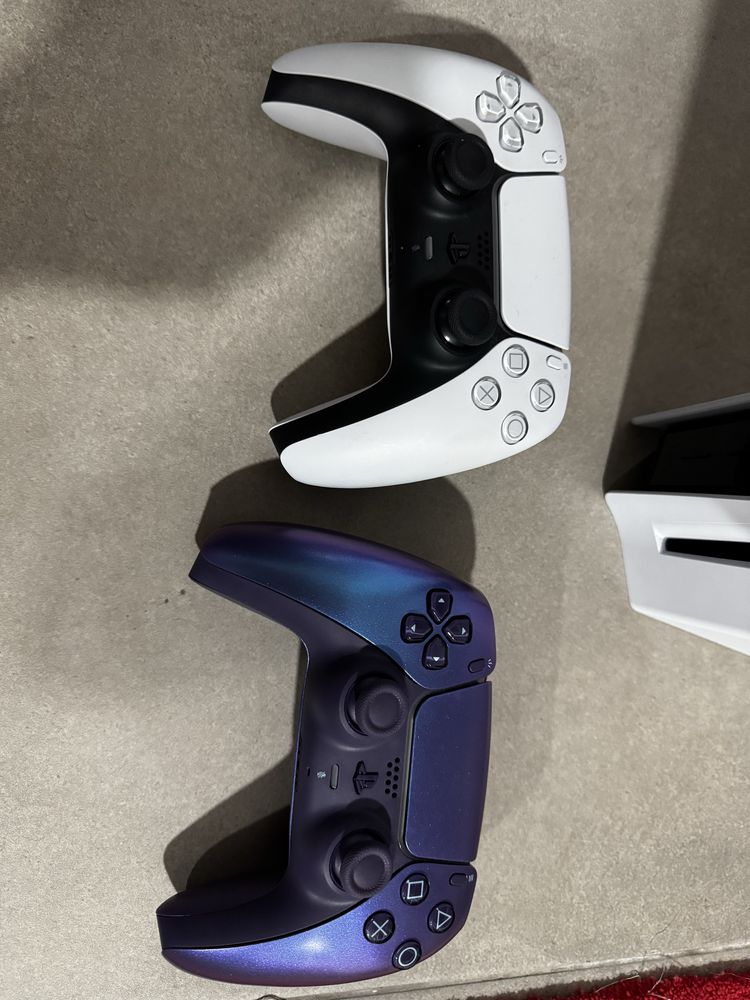 Playstation 5 versao de CD’s com 2 comandos originais