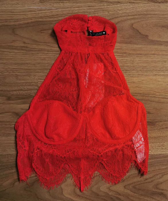 Koronkowy top Zara roz. S (19 euro)