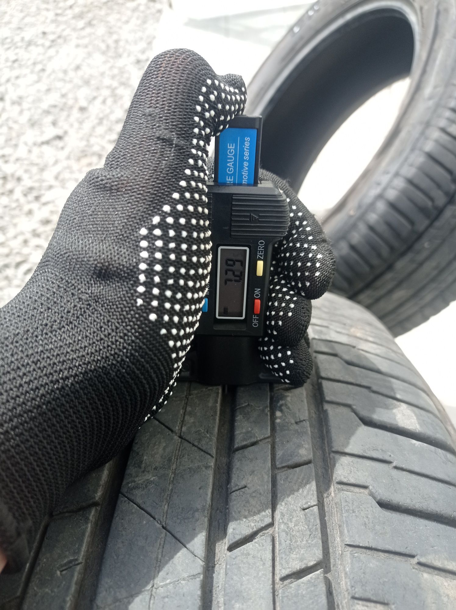Продам резину BRIDGESTONE DUELER 265/55 R20