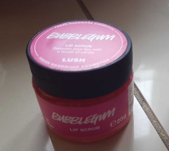 LUSH Lip scrub / peeling do ust