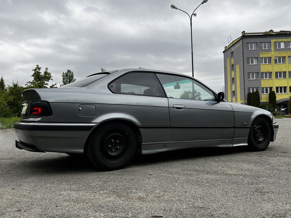 BMW E36 coupe 2.5 benzyna zdrowa buda zdrowy silnik