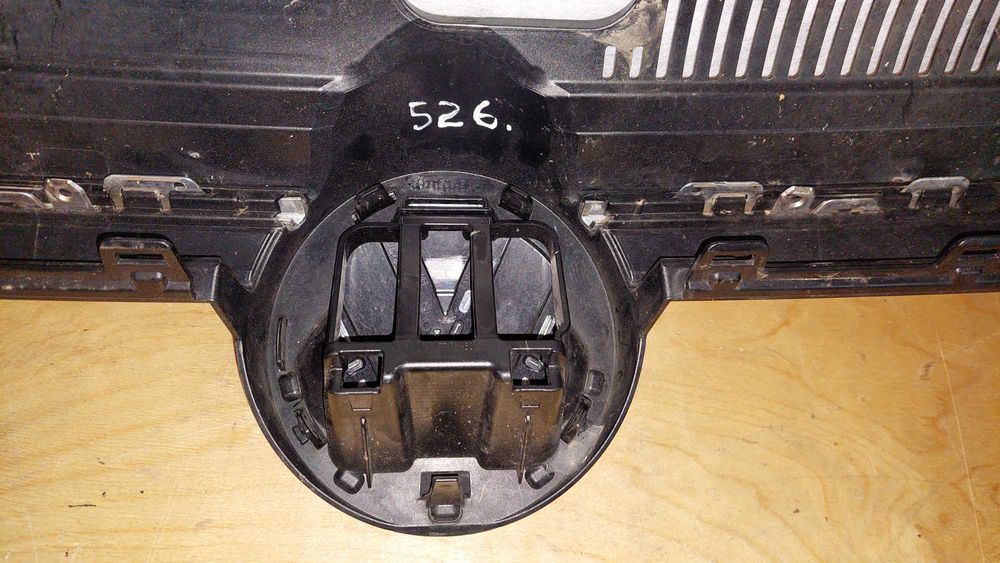 VW Golf 8, 2019- решітка бампера, in00526