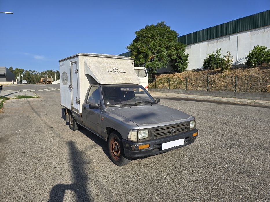 Toyota Hilux 2.4 d Direção Assistida Cabine Simples