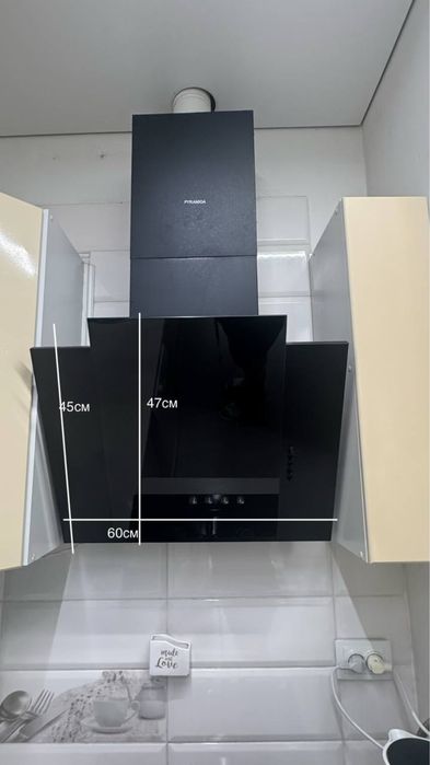 Витяжка Pyramida