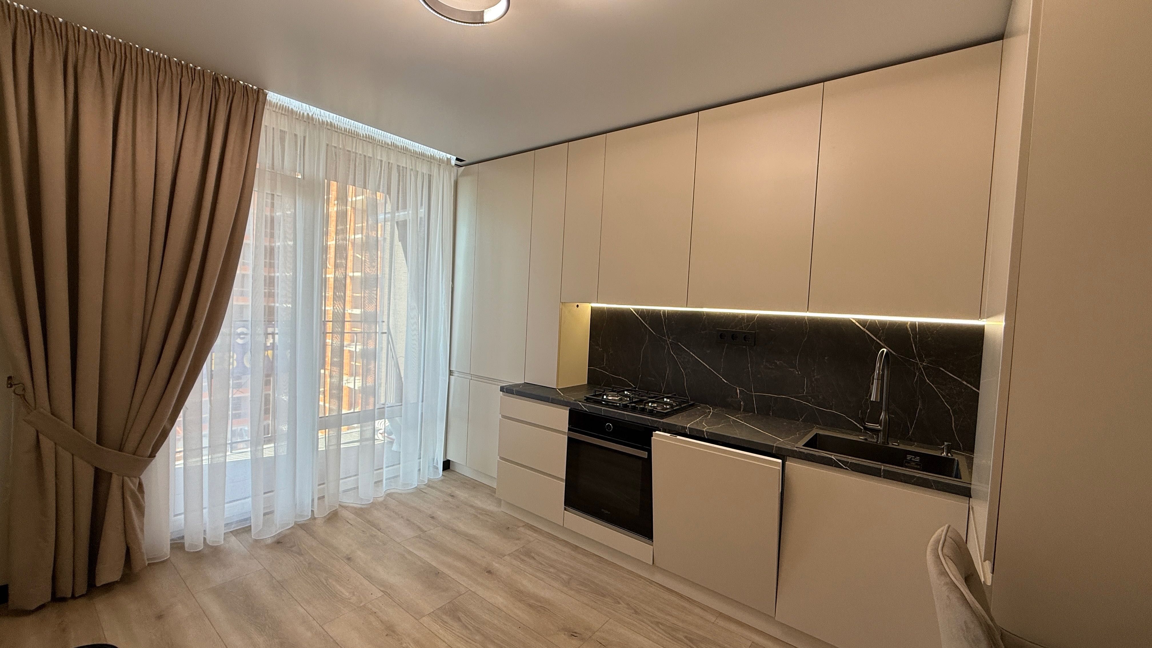 Продаж шикарної 1.5 кімнатної квартири в ЖК Фемілі Плаза