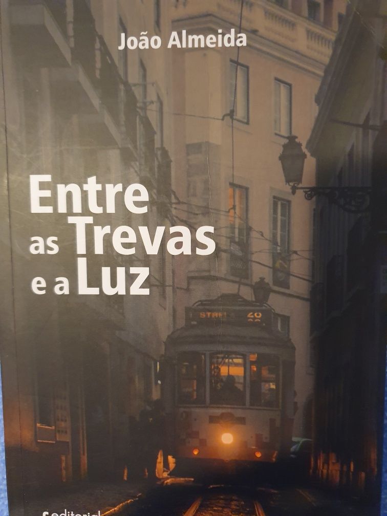 Entre as Trevas e a Luz de João Almeida