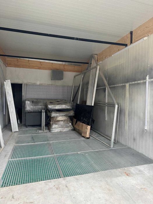 Lakiernia wolnostojąca 3,7×6,2×2,8 m – ocieplona, komplet