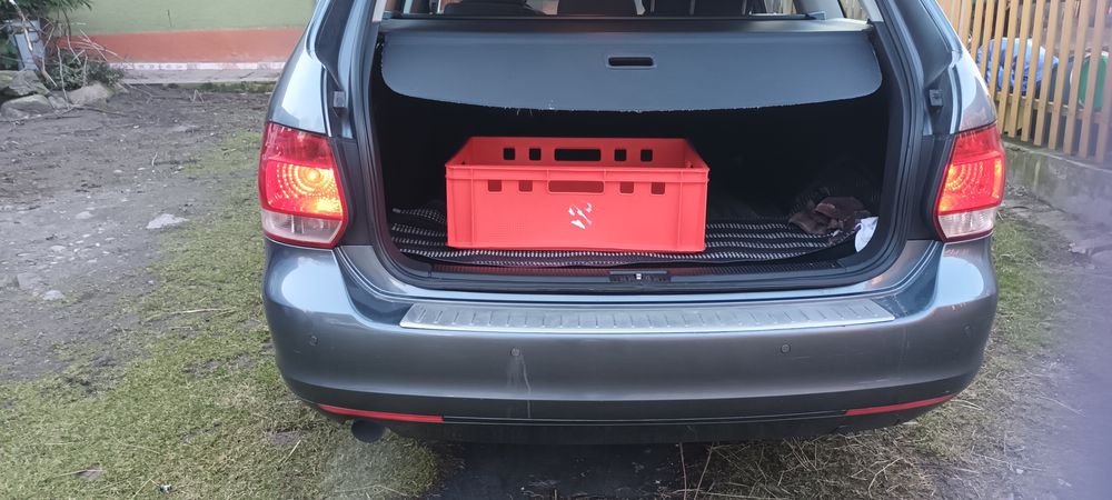 Vw golf Vl kombi 1.6 Tdi 2011 z klimą