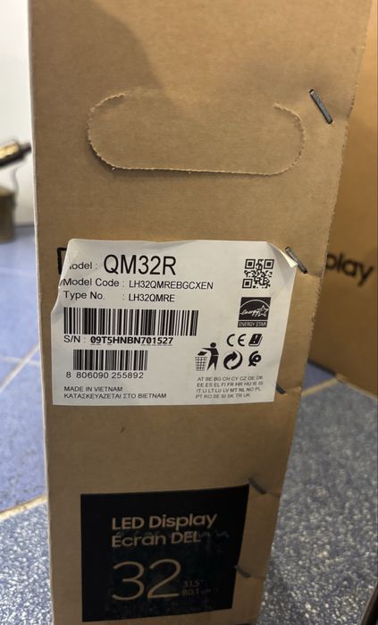 Samsung QM32R-B Monitor Profesjonalny 32"