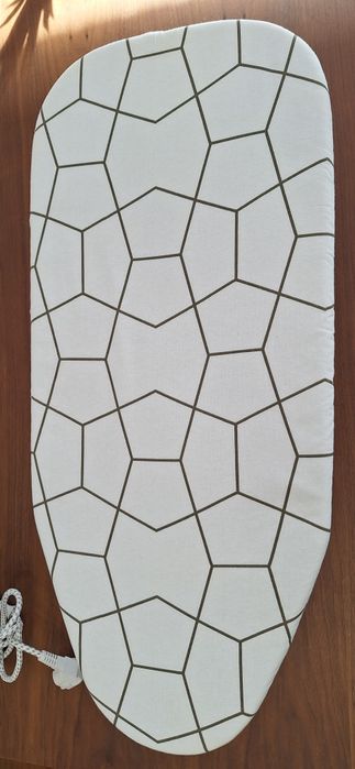 Ferro a vapor Tristar + tábua de engomar de mesa Ikea