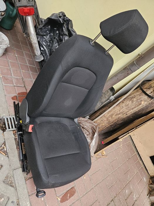 Fotel kierowcy przod lewy skoda superb  2 ll