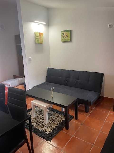 Arrenda-se ESTUDIO T0 e T1  Mobilado