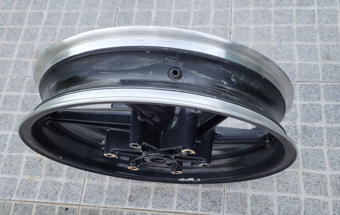 Jante original da Vfr 750 RC36, CBR 600 e 900