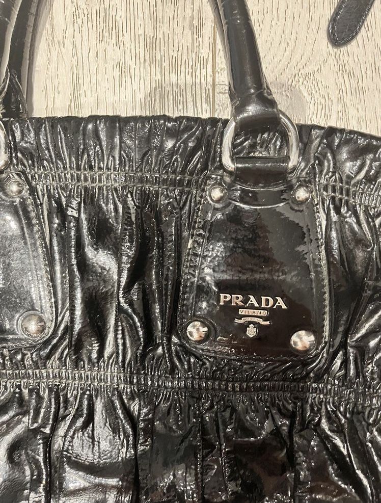 Сумка prada очень стильная