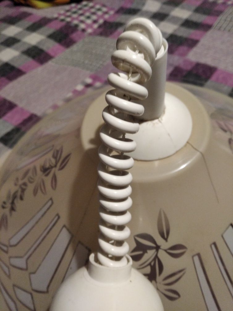 Lampa kuchenna regulowana
