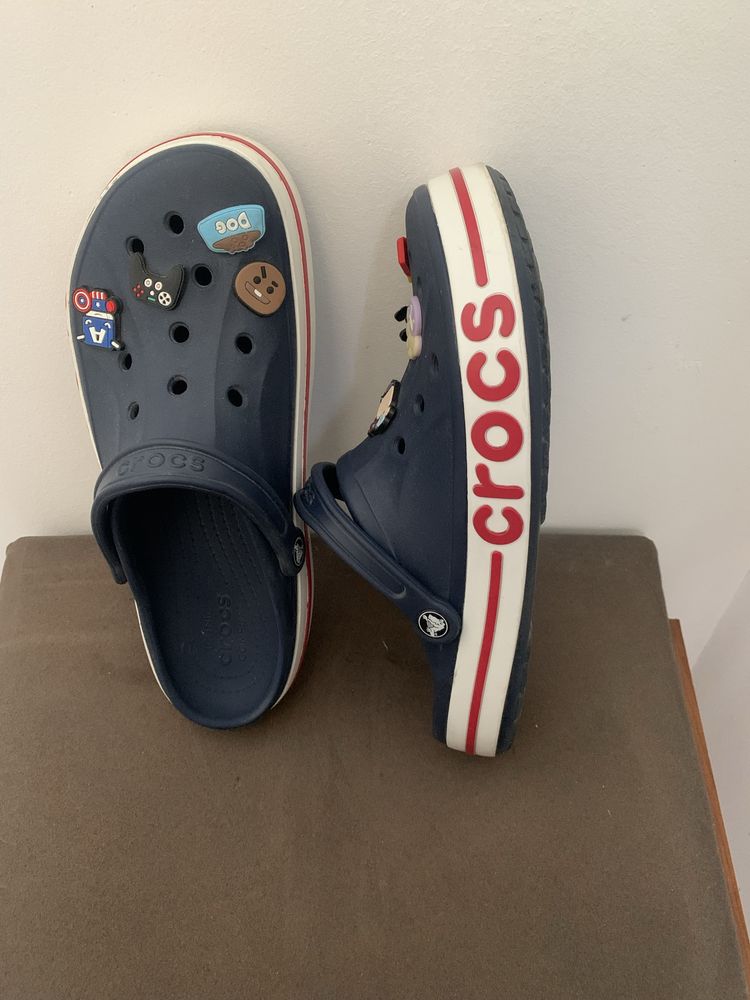 Crocs azuis tamanho44