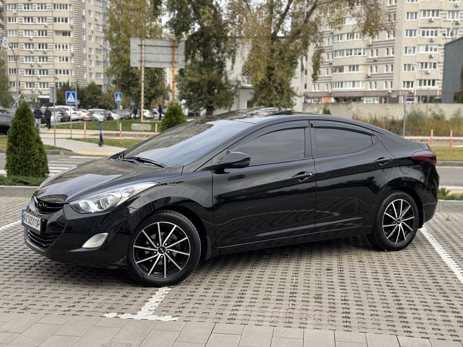 Hyundai Elantra Офіційна Максимальна в гарному стані
