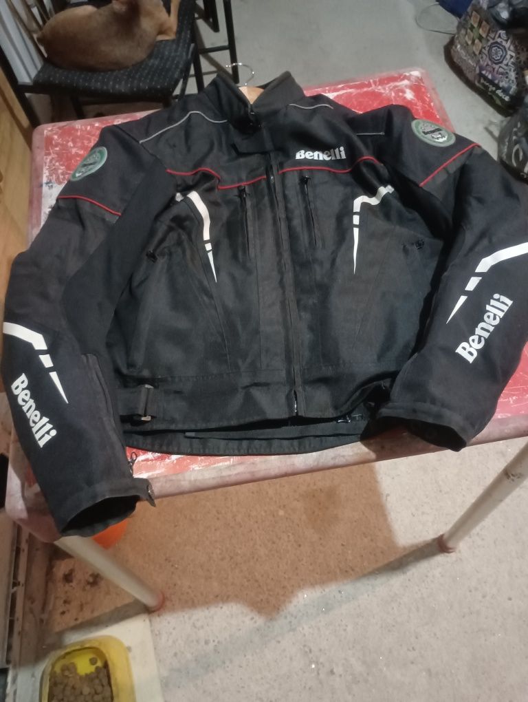 Casaca de mota com proteções da Benelli