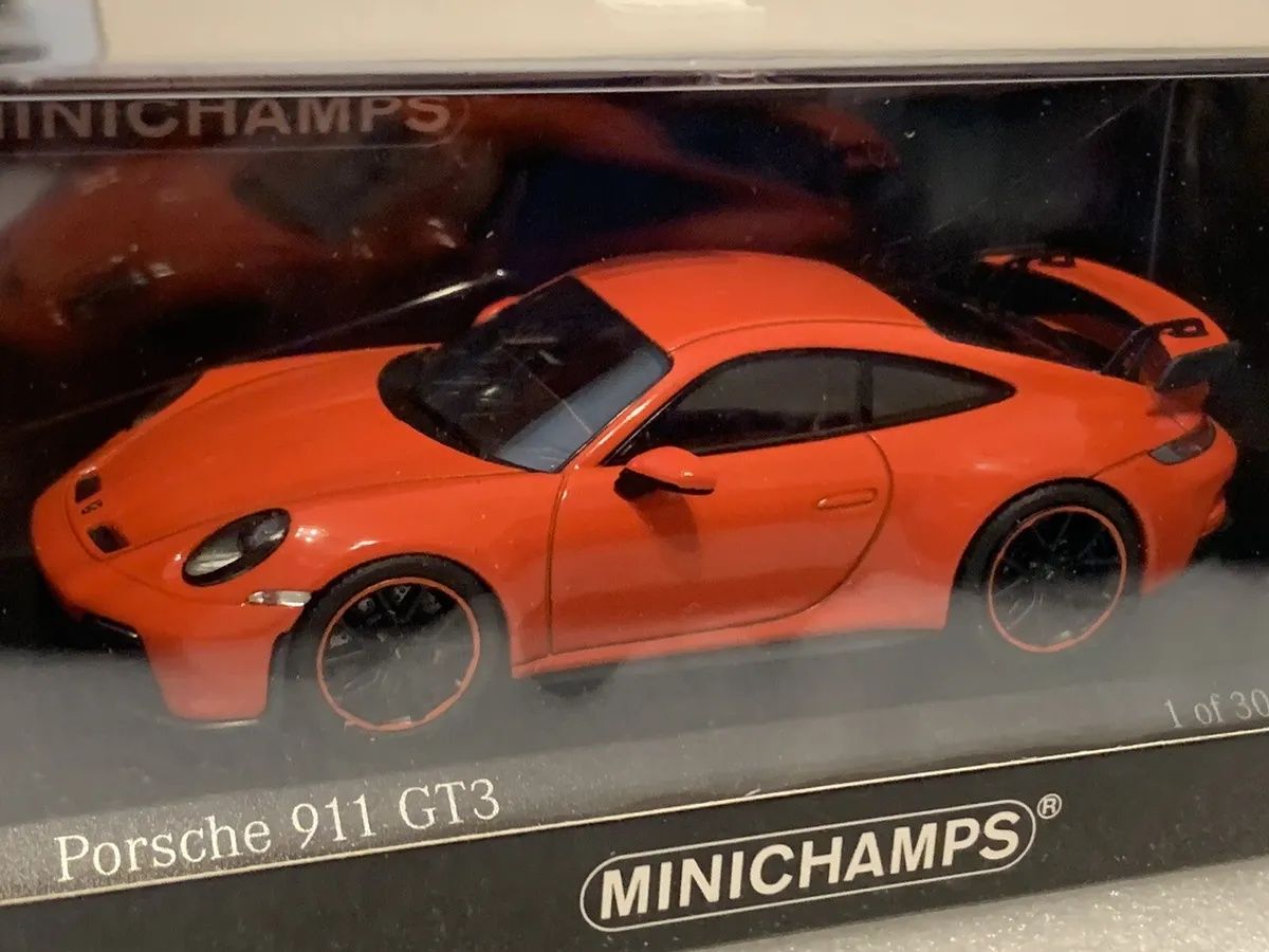 Minichamps 1:43 porsche 911 (992) GT3 ano 2020