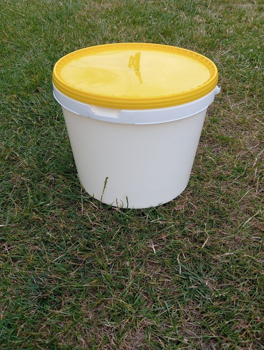 Pojemniki 13 kg białe