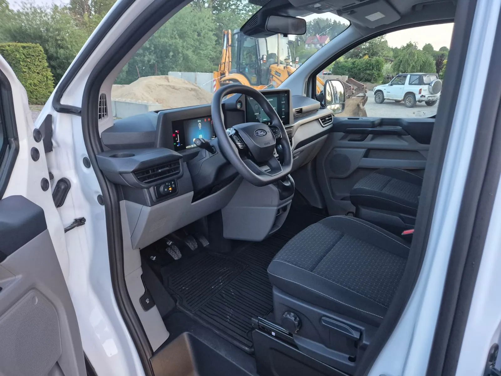 Ford Transit Custom L2H1 Long 2.0 Titanium 8 osób Full Led Virtual 2xdrzwi 2xKlima kamer !