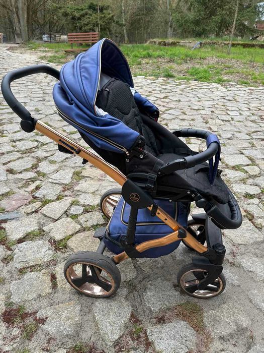 Wózek dziecięcy Junama dla dwójki dzieci w kolorze niebieskim