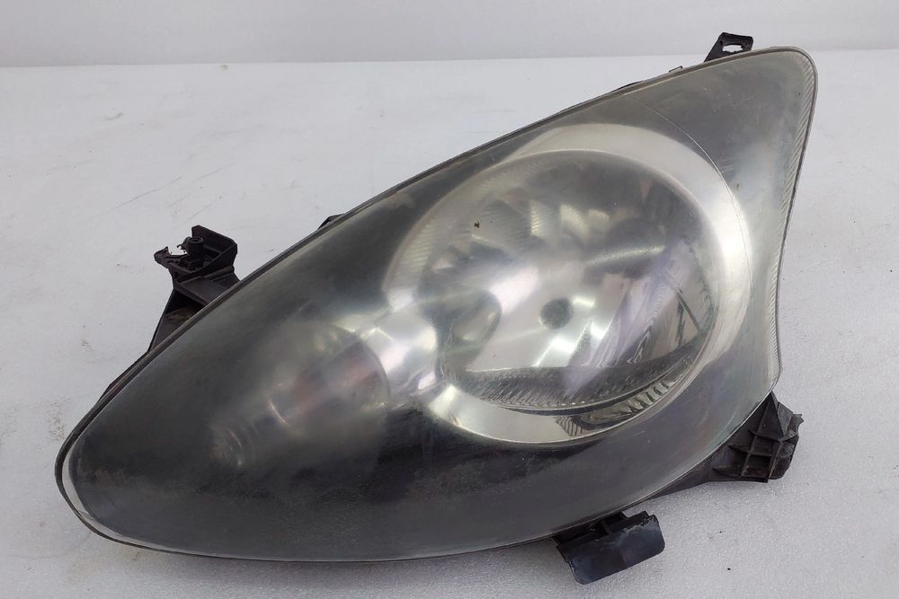 Ótica / farol esquerda TOYOTA Aygo (_B1_)