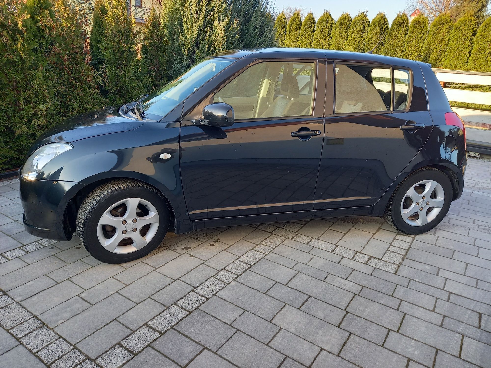 Suzuki SWIFT 1.3 bezkluczykowy klima tanie auto miejskie japońskie