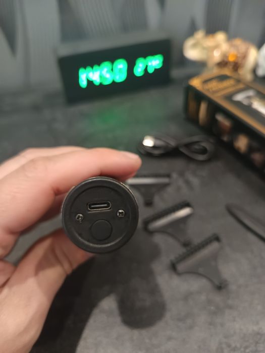 Продам триммер для бороды т-13