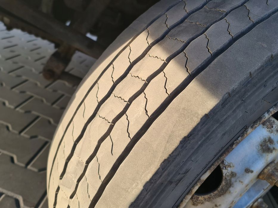 Opona koło koła Komplet Hankook AH35 215/75/17,5
