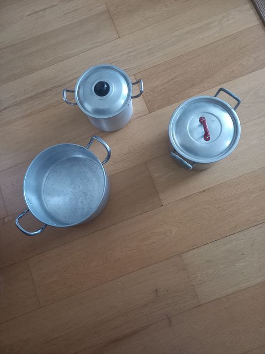 Panelas e tacho para cozinhar