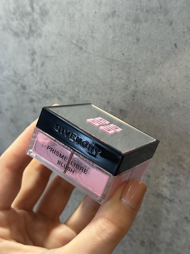 Givenchy prisme libre румʼяна mousseline lilas