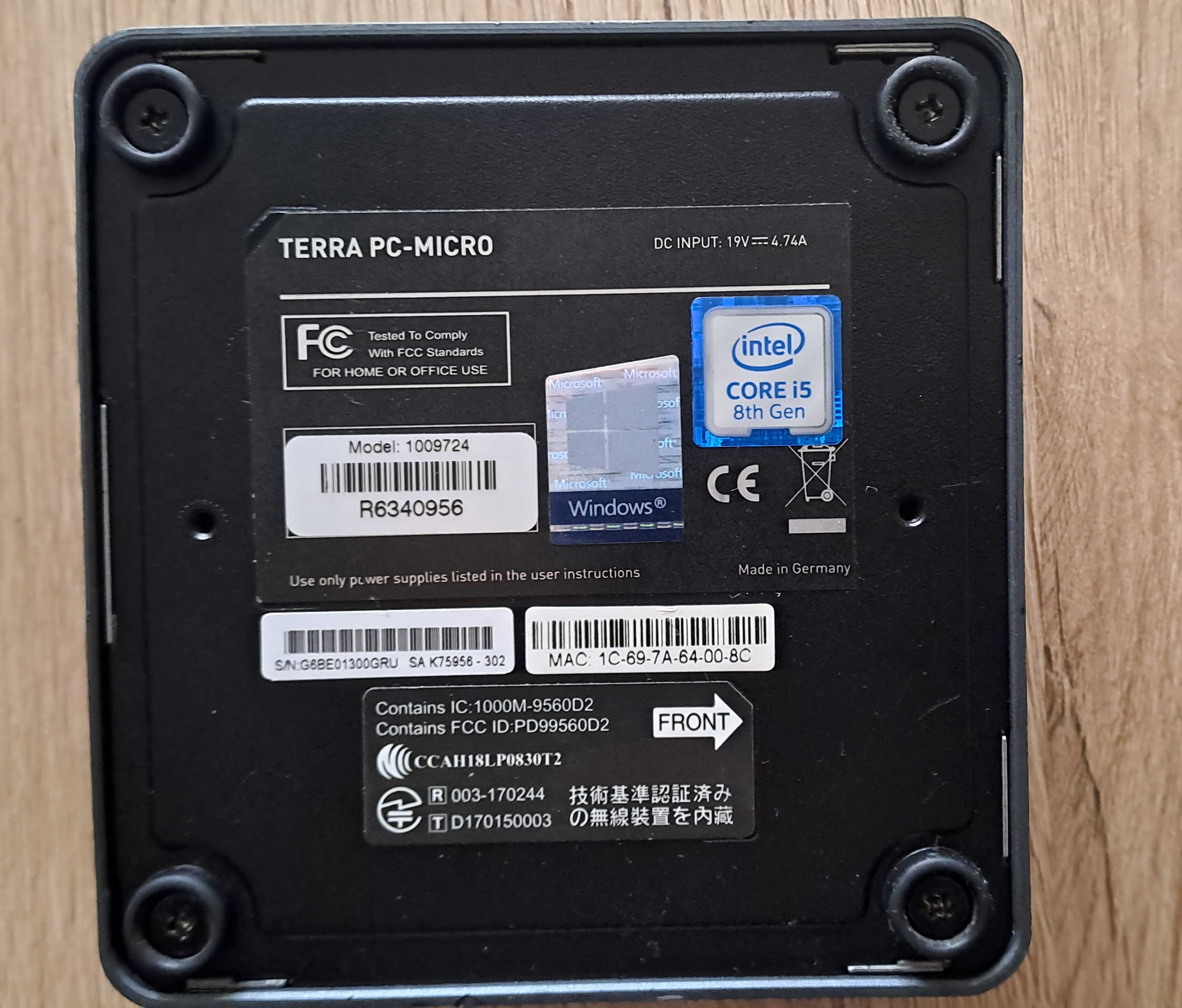 Mini komputer Intel o modelu Nuc8i5BESB