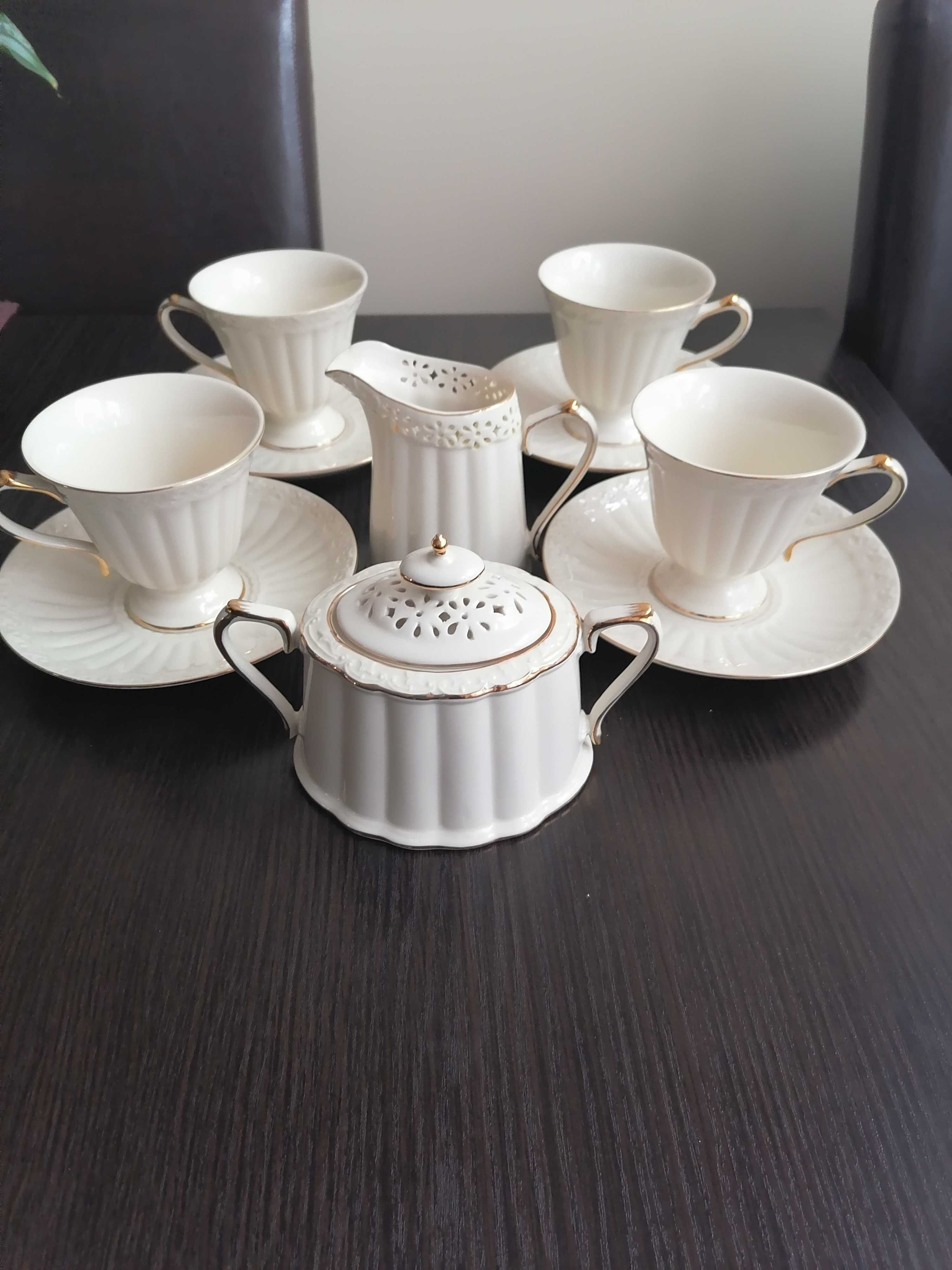 Serwis do kawy lub herbaty z porcelany