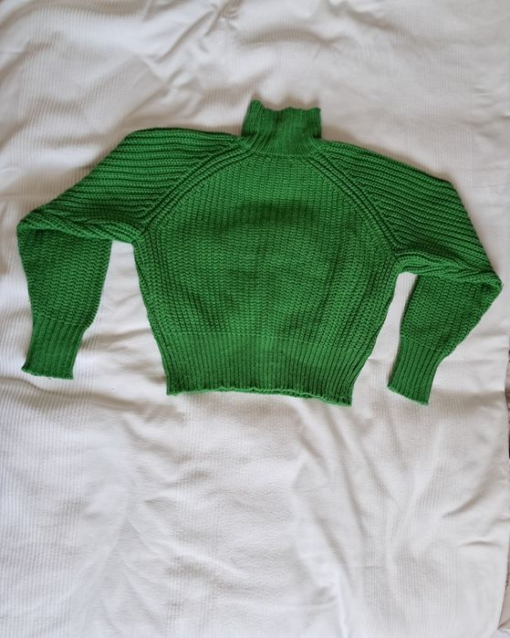 Zielony sweterek z golfem