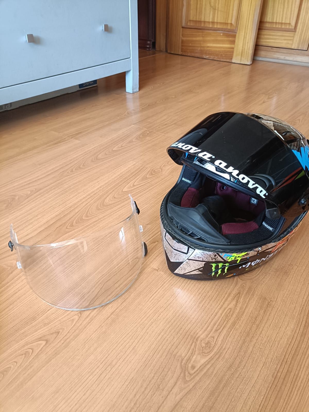 Capacete SHARK com 2 viseiras