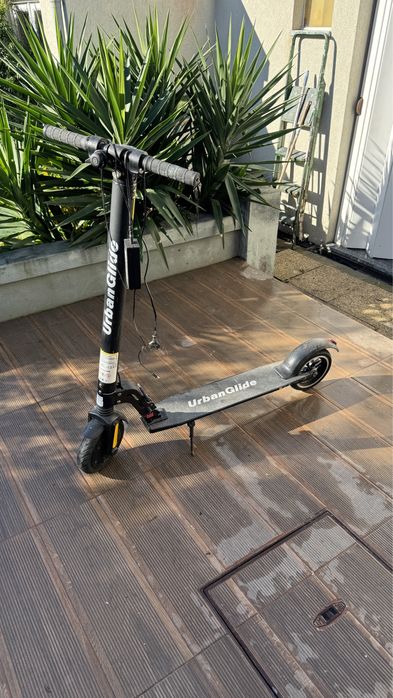 Trotinete Eléctrica Urban Glide a funcionar