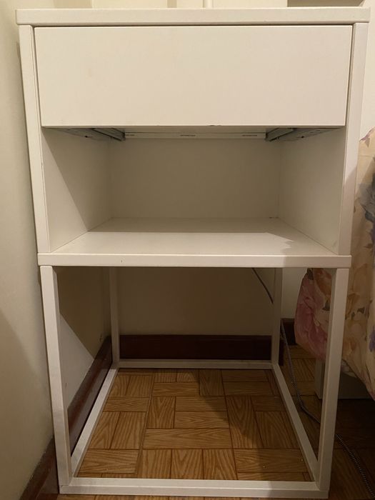 Mesa de cabeceira - Vikhammer IKEA