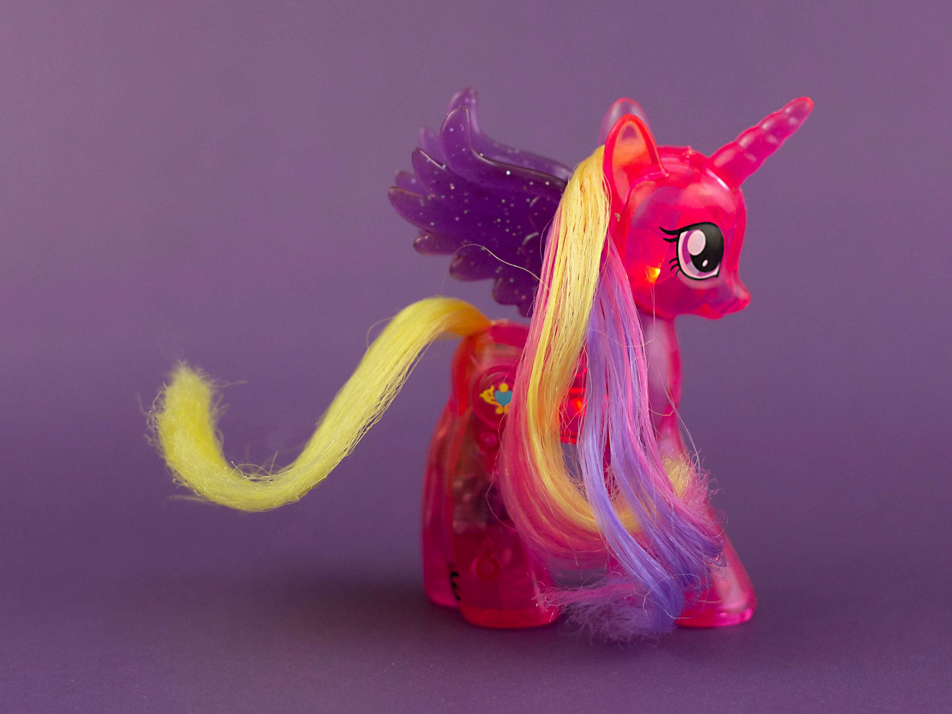 My Little Pony G4 świecący Kucyk Princess Cadance B7292