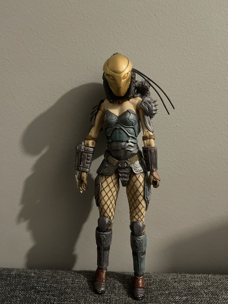 Figurka machiko predator