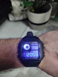 Nowy zegarek ze zmieniającym się podświetleniem. Mega lekki i wygodny.