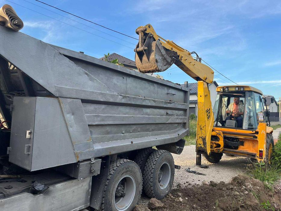Послуги екскаватором JCB