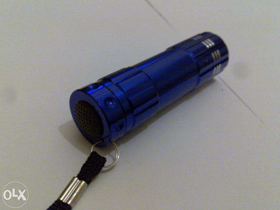 lanterna (led flash light yuanbo) de cor azul