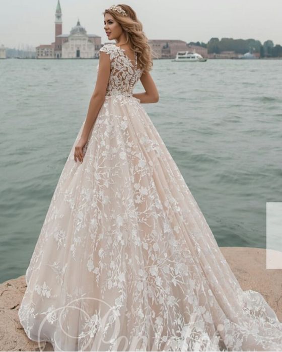 Продаю весільне плаття