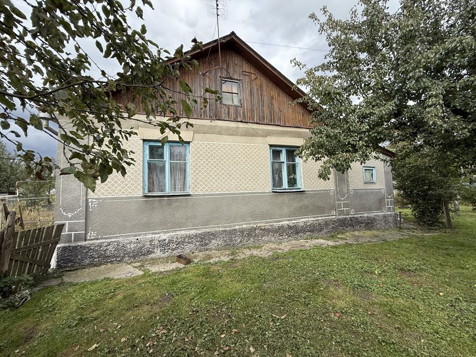 Будинок в Полонному