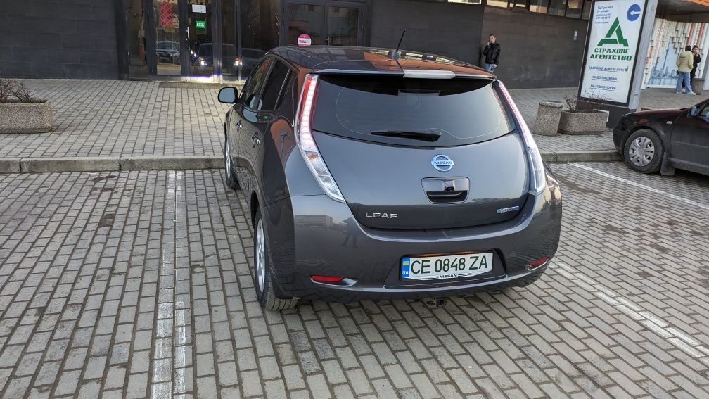 Nissan leaf у доброму технічному стані