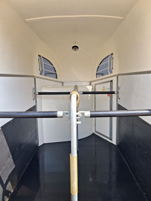 Przyczepa do przewozu koni wynajem - transport
