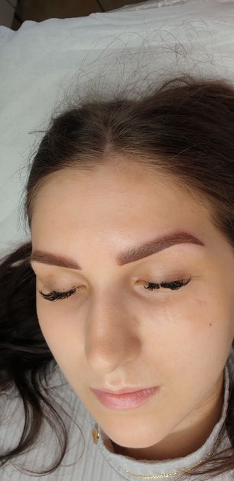 Modelka do metamorfozy makijaż permanentny